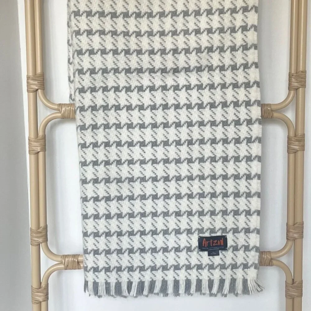 ARTZNL 100% Baby Alpaca Houndstooth Throw Blanket Large Soft Warm Luxury Gray